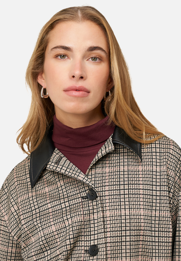 Karo-Jacke mit Knopfleiste / Detailbild