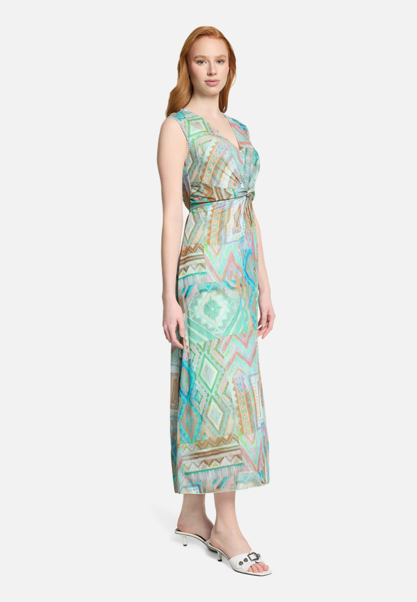 Midikleid ohne Arm / Modellfoto Vorderseite (Outfit)