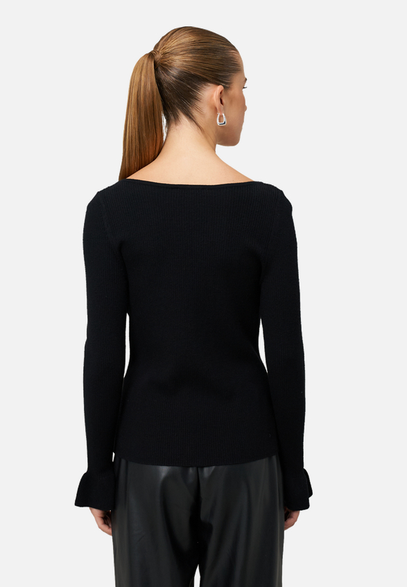 Pullover mit Volants am Ärmel / Modellfoto Rückseite