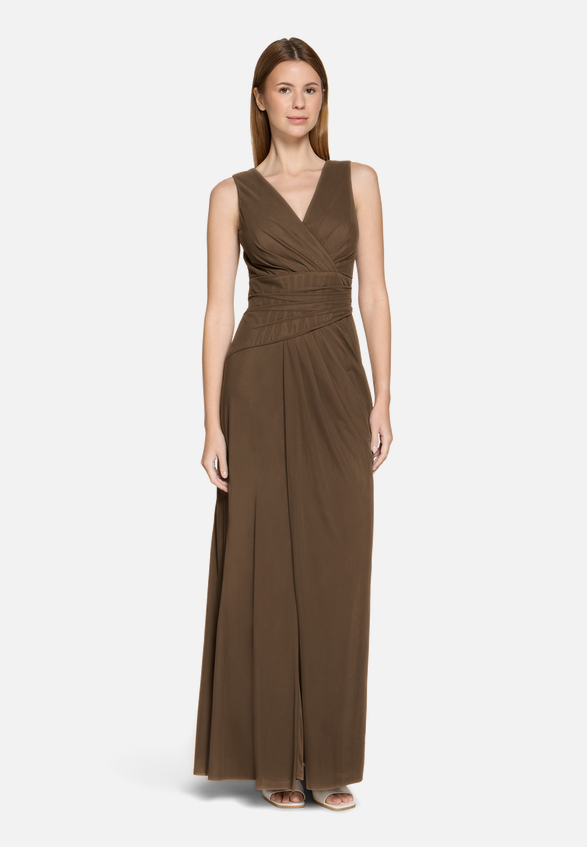 Abendkleid mit V-Ausschnitt / Modellfoto Vorderseite