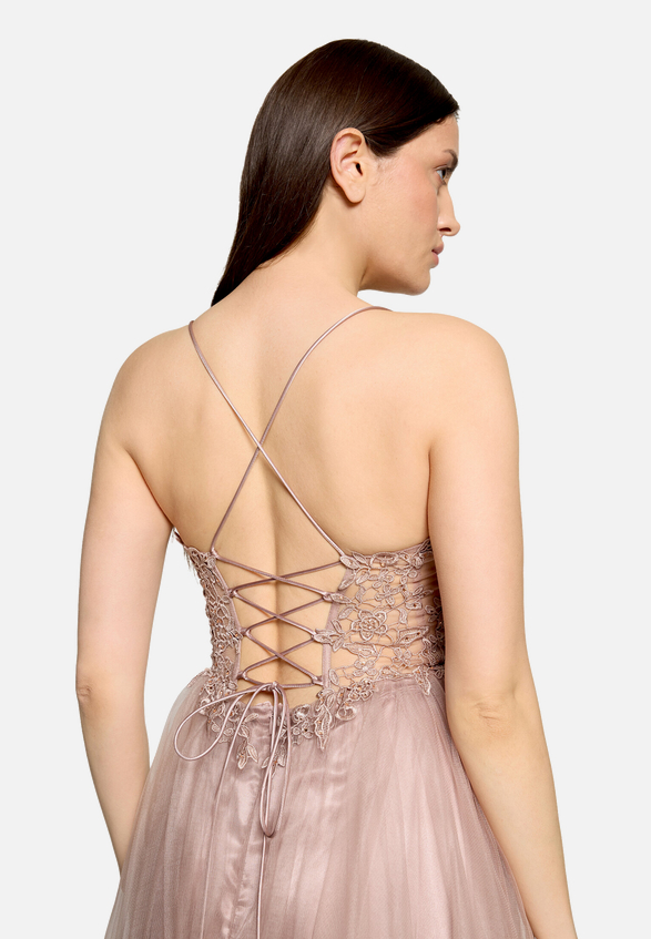 Abendkleid mit Stickerei / Detailbild