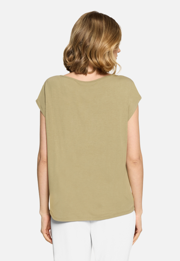 Casual-Shirt mit Aufdruck / Modellfoto Rückseite