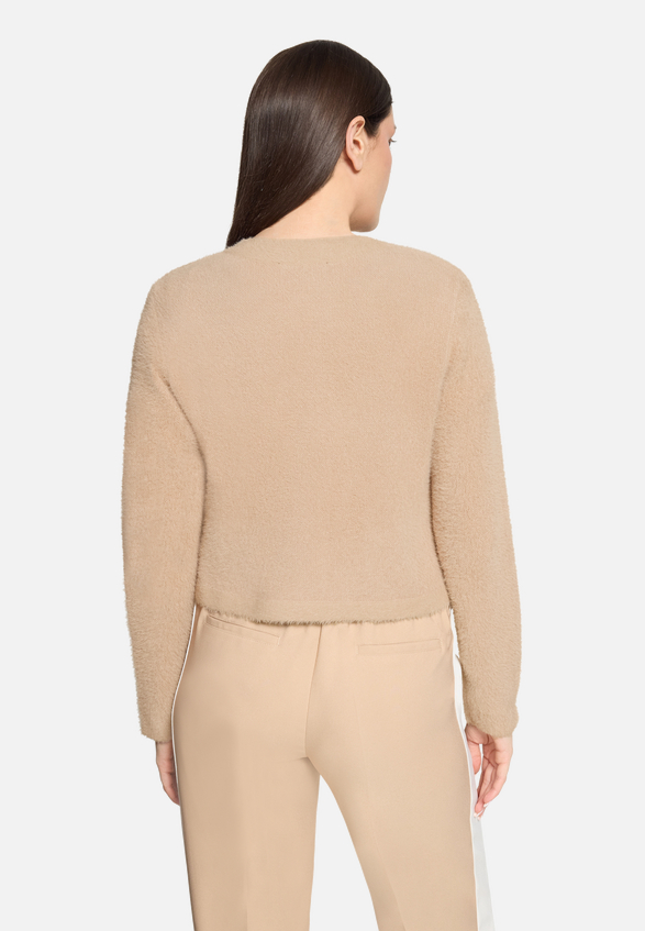 Strick-Cardigan mit aufgesetzten Taschen / Modellfoto Rückseite
