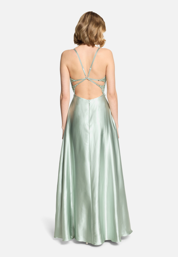 Abendkleid mit Stickerei / Modellfoto Rückseite