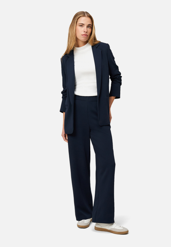 Longblazer offener Style / Modellfoto Vorderseite (Outfit)