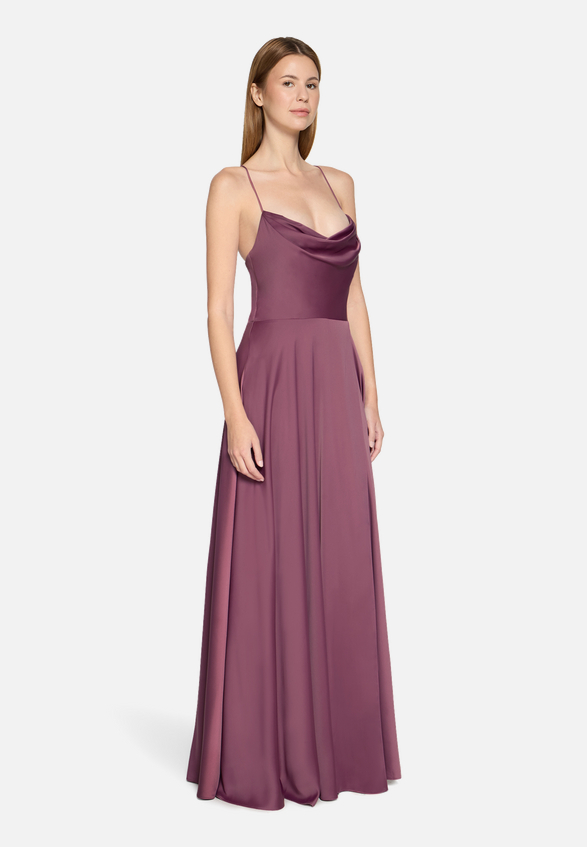 Abendkleid mit Wasserfallausschnitt / Modellfoto Vorderseite (Outfit)