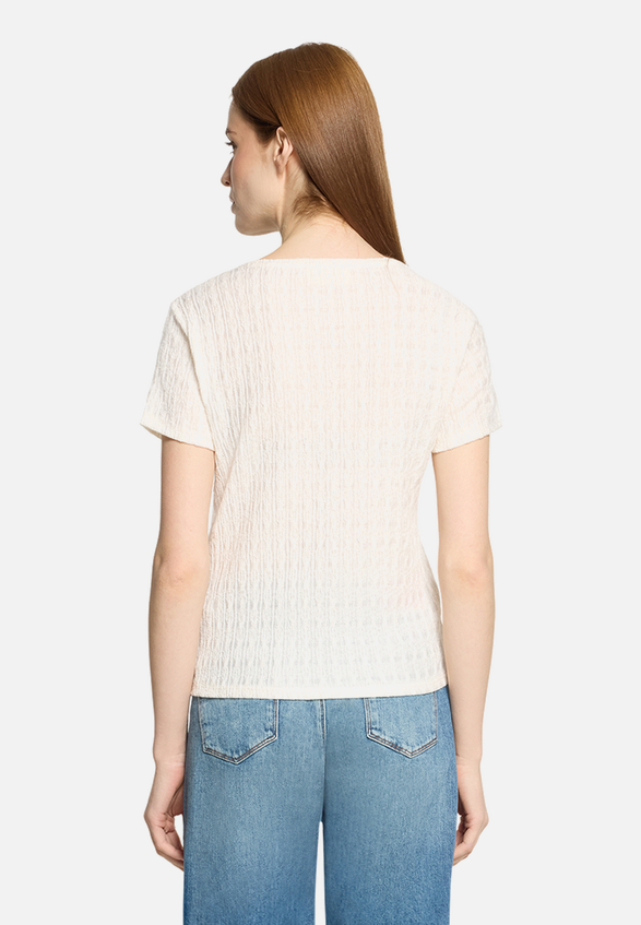 Rundhals-Shirt mit Struktur / Modellfoto Rückseite