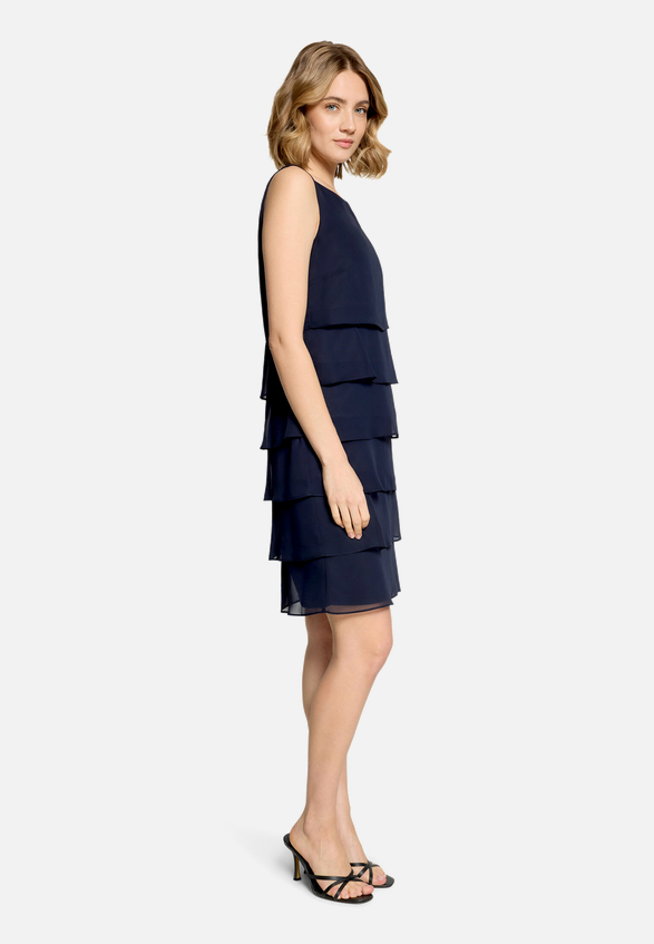 Cocktailkleid mit Volant / Modellfoto Vorderseite (Outfit)