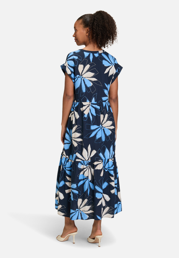 Stufenkleid mit Print / Modellfoto Rückseite