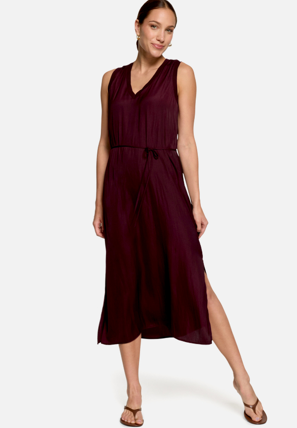 Midikleid  elegant mit Schlitz / Modellfoto Vorderseite (Outfit)