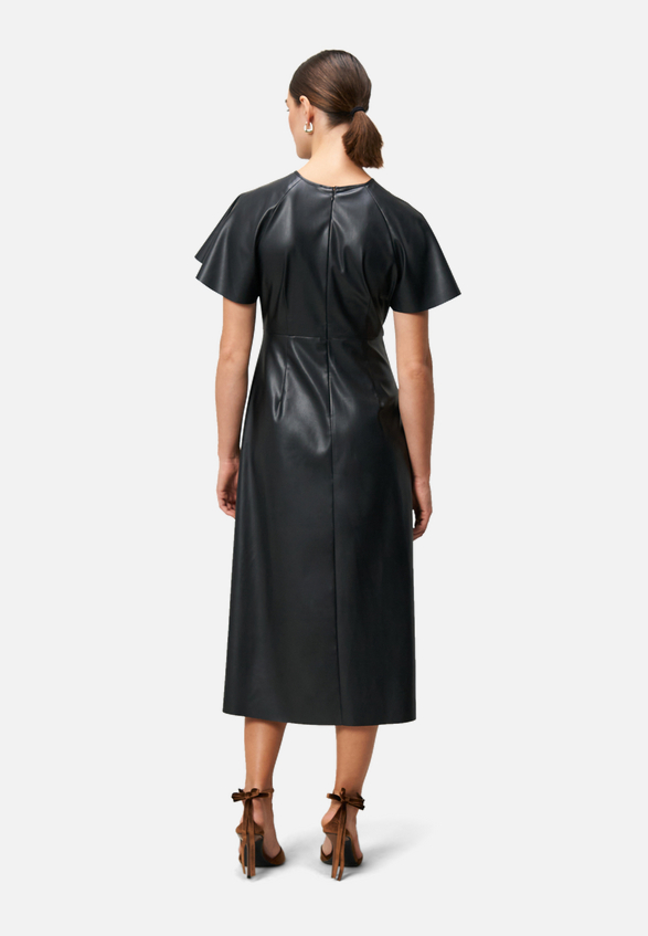 Midikleid in Lederoptik / Modellfoto Rückseite