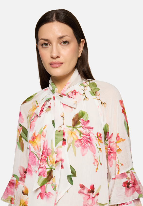 Chiffonbluse mit Volant / Detailbild
