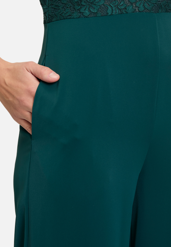 Jumpsuit mit Spitze / Detailbild