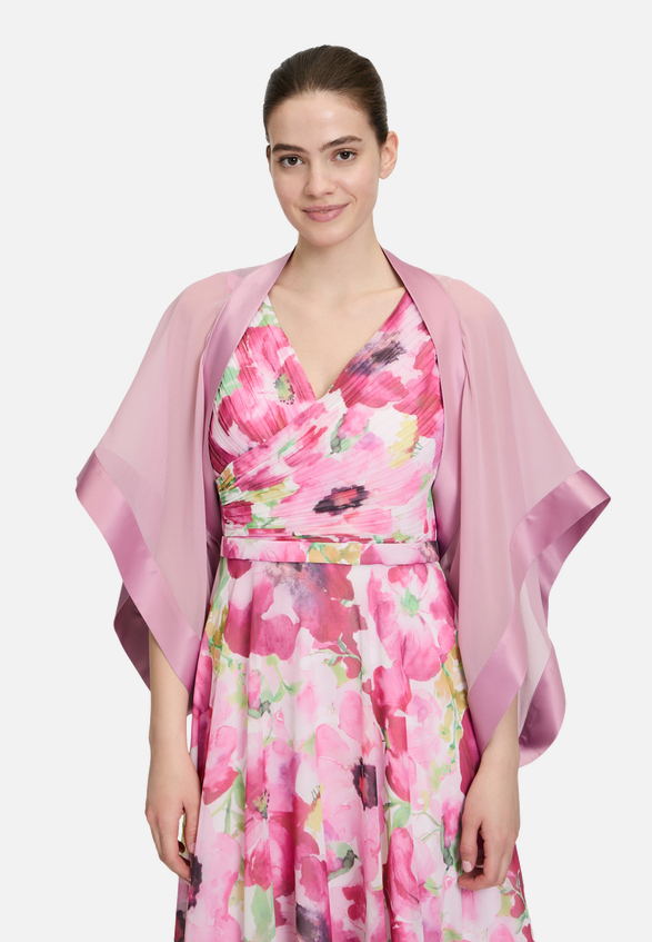 Chiffonstola mit 3/4 Arm / Modellfoto Vorderseite