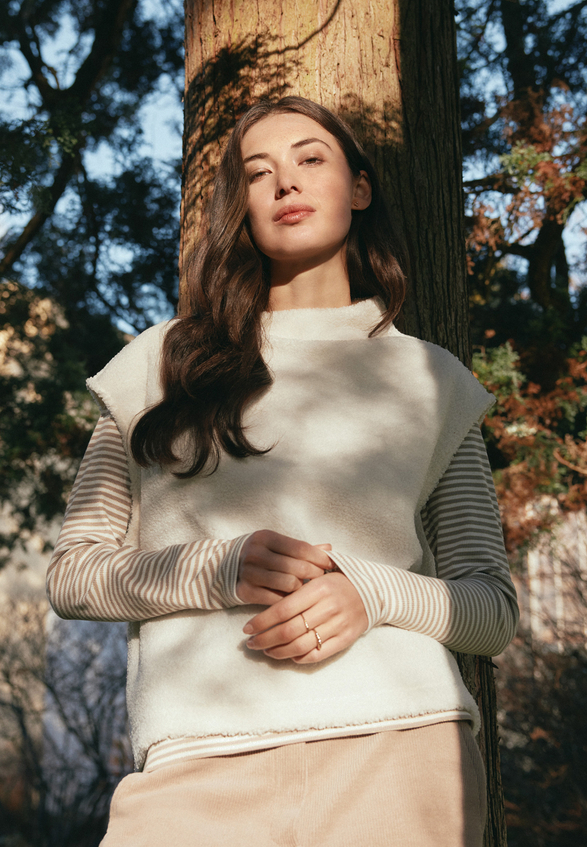 Sweatshirt mit Seitenschlitzen / Imagebild