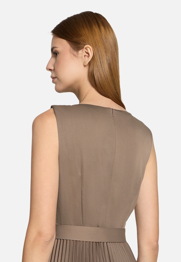 Cocktailkleid mit Plissee / Detailbild