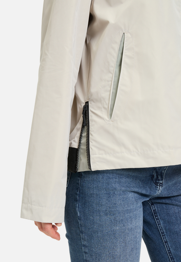 Sommerjacke mit Kapuze / Detailbild