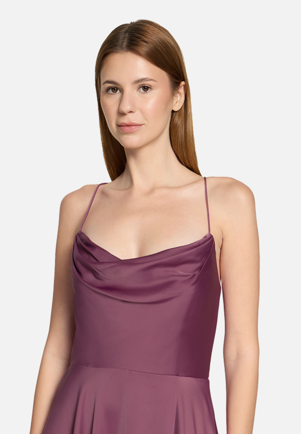 Abendkleid mit Wasserfallausschnitt / Detailbild