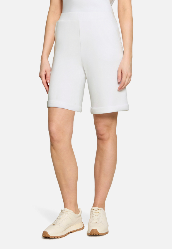 Schlupfhose mit Eingrifftaschen / Modellfoto Vorderseite