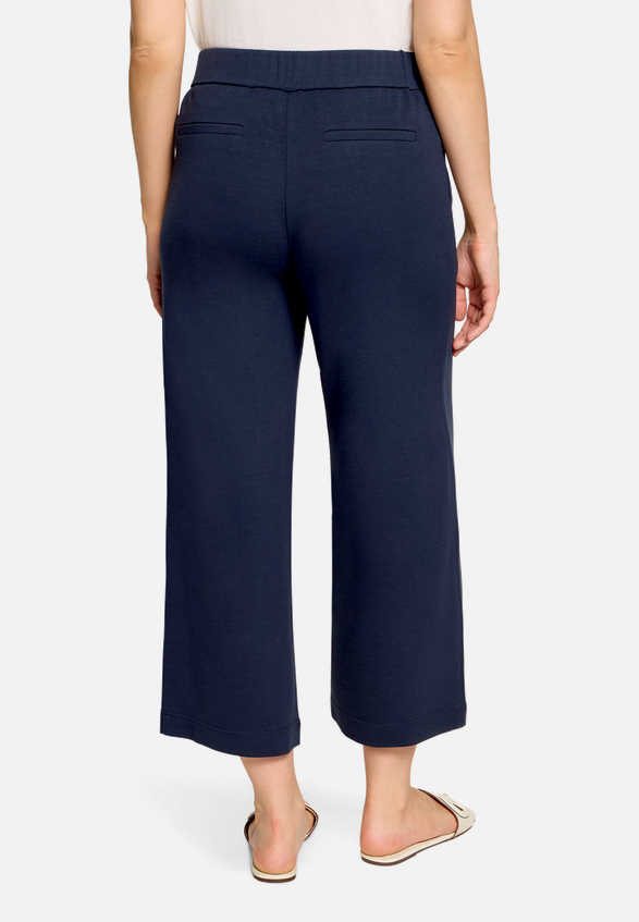 Culotte mit elastischem Bund / Modellfoto Rückseite