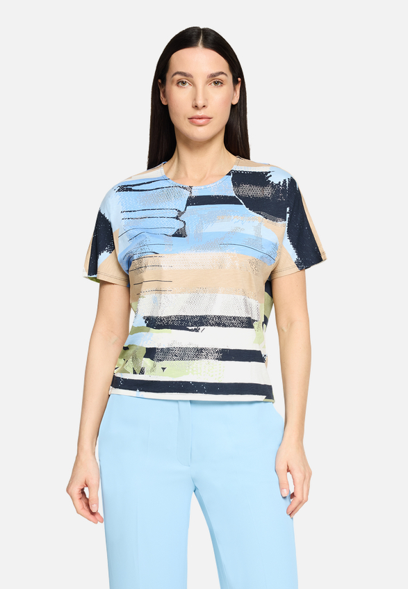Oversize-Shirt mit Aufdruck / Modellfoto Vorderseite