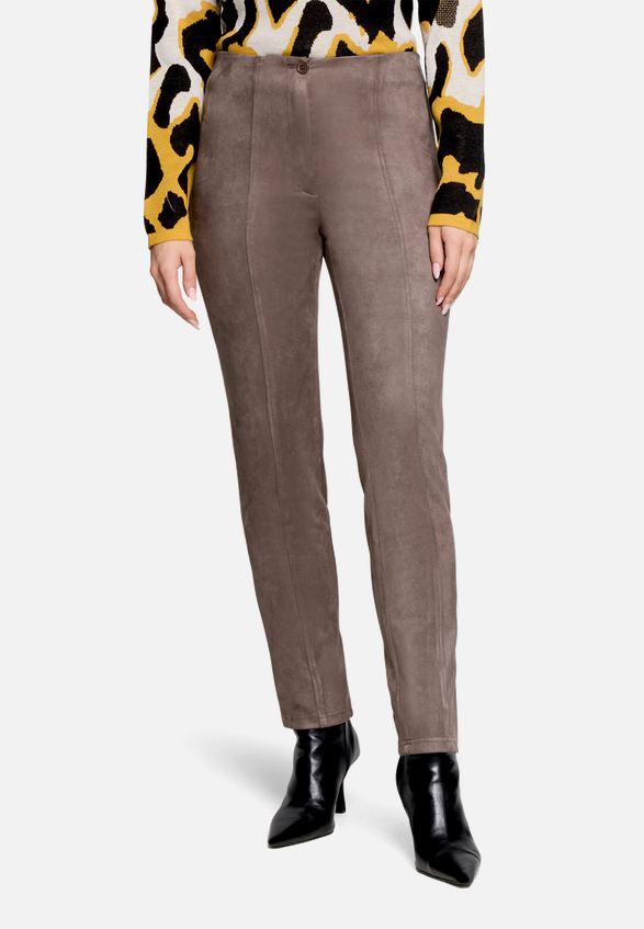 Kunstlederhose  aus Velour Style Selina Fashion  / Modellfoto Vorderseite