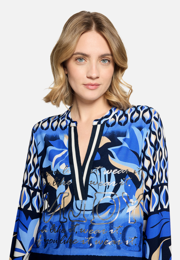 Longbluse mit Stehkragen / Detailbild