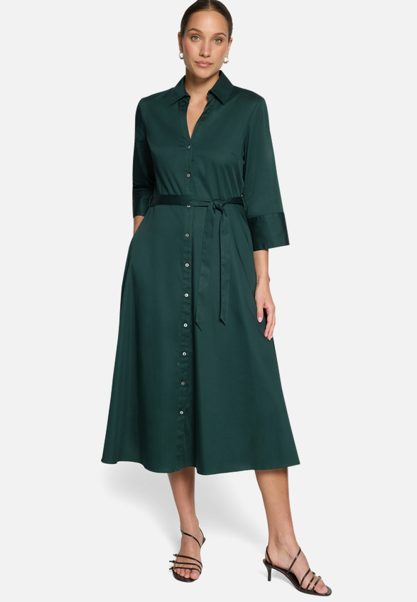 Hemdblusenkleid Midi mit Bindegürtel / Modellfoto Vorderseite