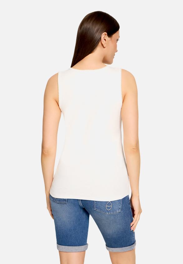 Basic-Top mit Rundhalsausschnitt / Modellfoto Rückseite