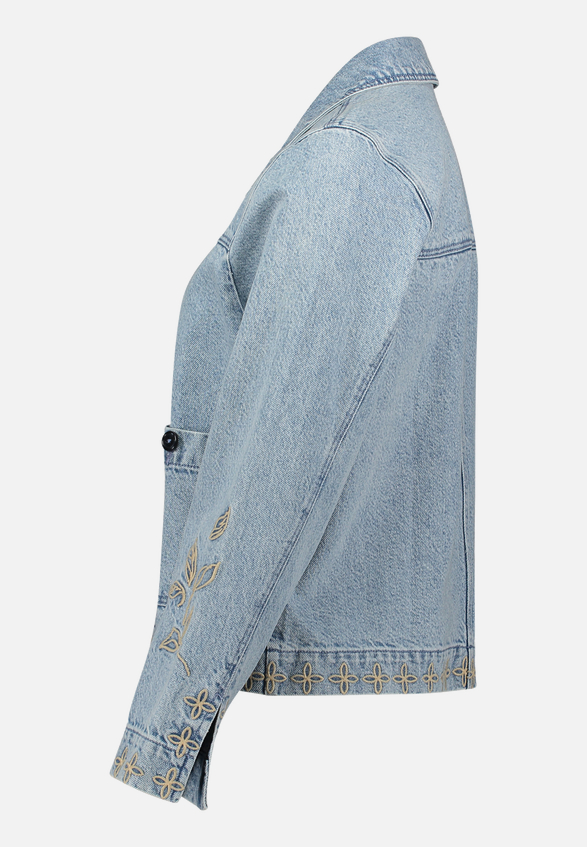Jeansjacke mit Stickerei / Detailbild