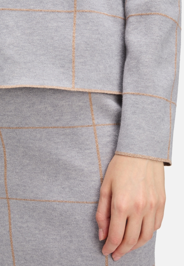Strickpullover mit Lurexfaden / Detailbild