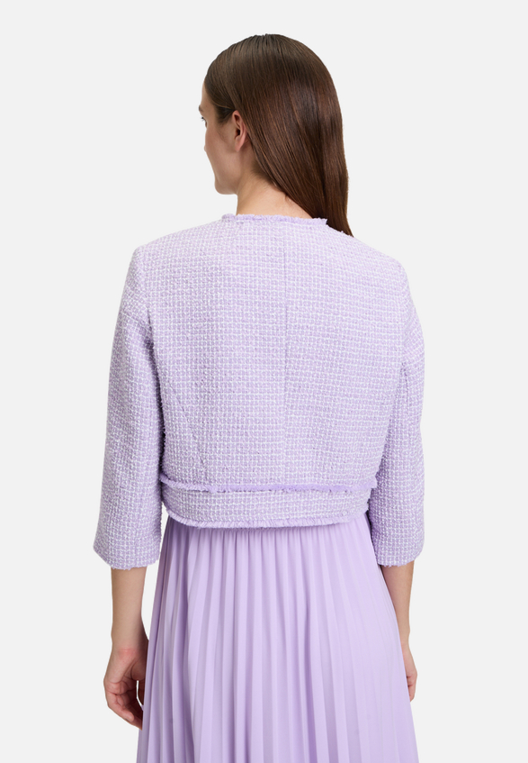 Bolero-Jacke mit aufgesetzten Taschen / Modellfoto Rückseite