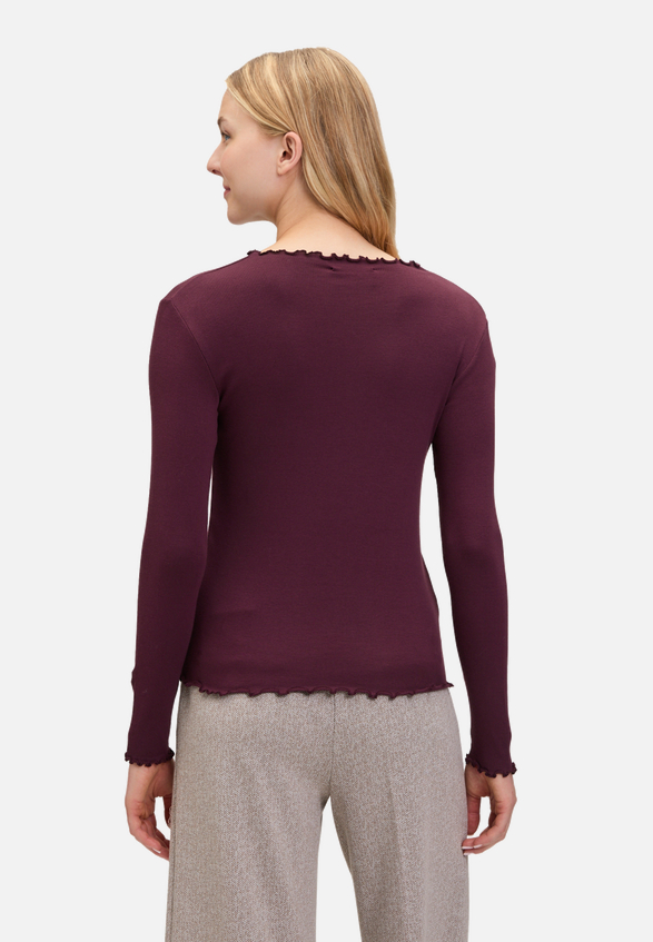 Langarm-Shirt mit Kragen / Modellfoto Rückseite
