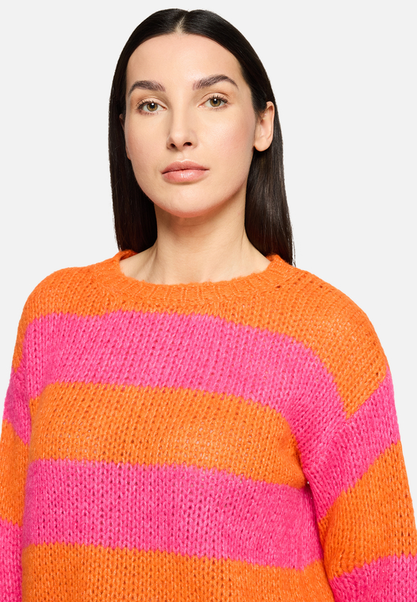 Strickpullover mit Rundhalsausschnitt / Detailbild