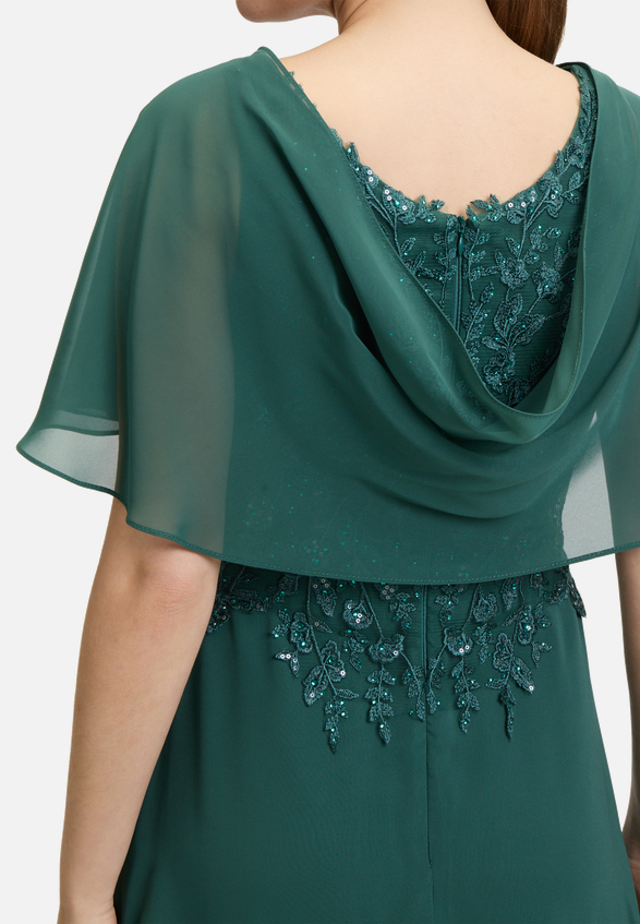 Abendkleid mit Stickerei / Detailbild