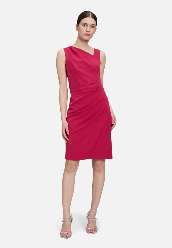 Cocktailkleid ohne Arm / Modellfoto Vorderseite (Outfit)