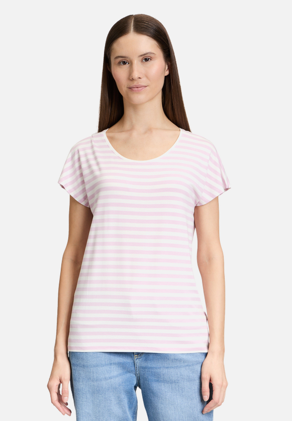Basic Shirt mit Rundhalsausschnitt / Modellfoto Vorderseite