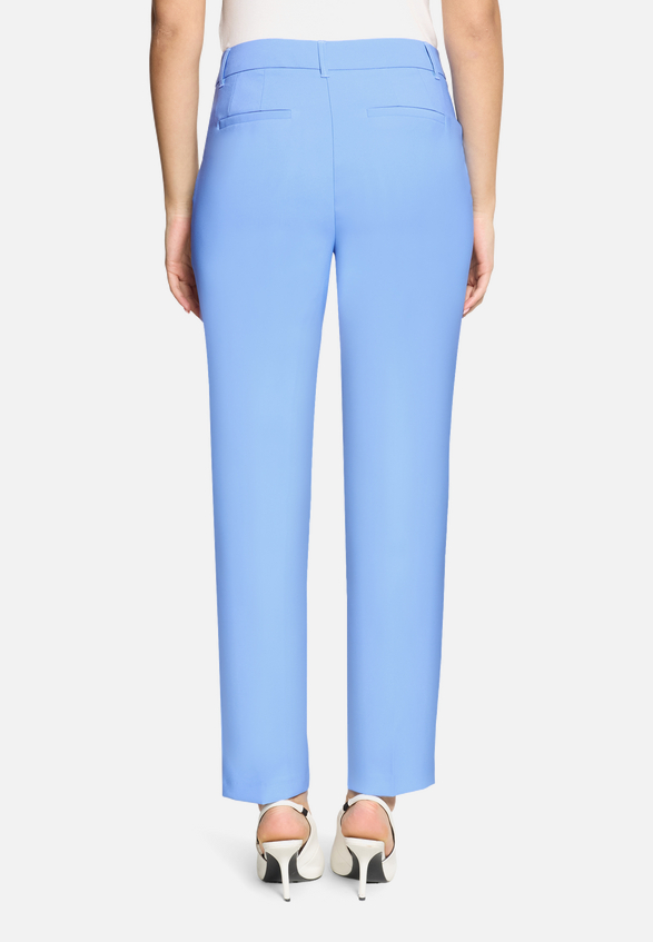 Business-Hose  mit Bügelfalte Style Nele / Modellfoto Rückseite