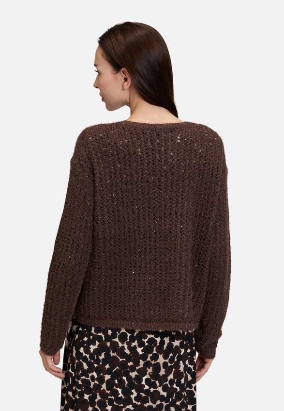 Grobstrick-Pullover mit Pailletten / Modellfoto Rückseite