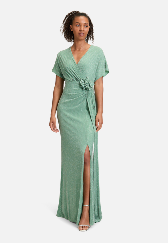 Abendkleid im Glitzer-Look / Modellfoto Vorderseite