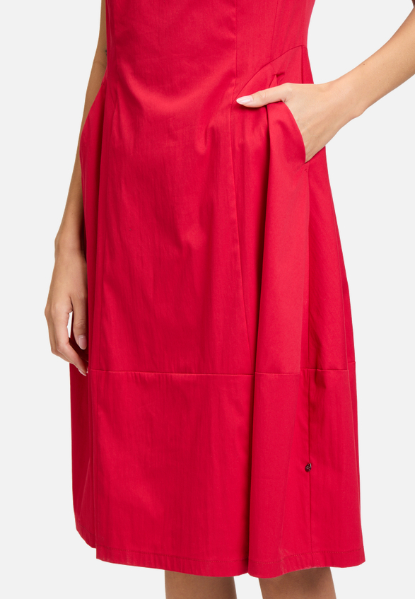 Sommerkleid tailliert / Detailbild