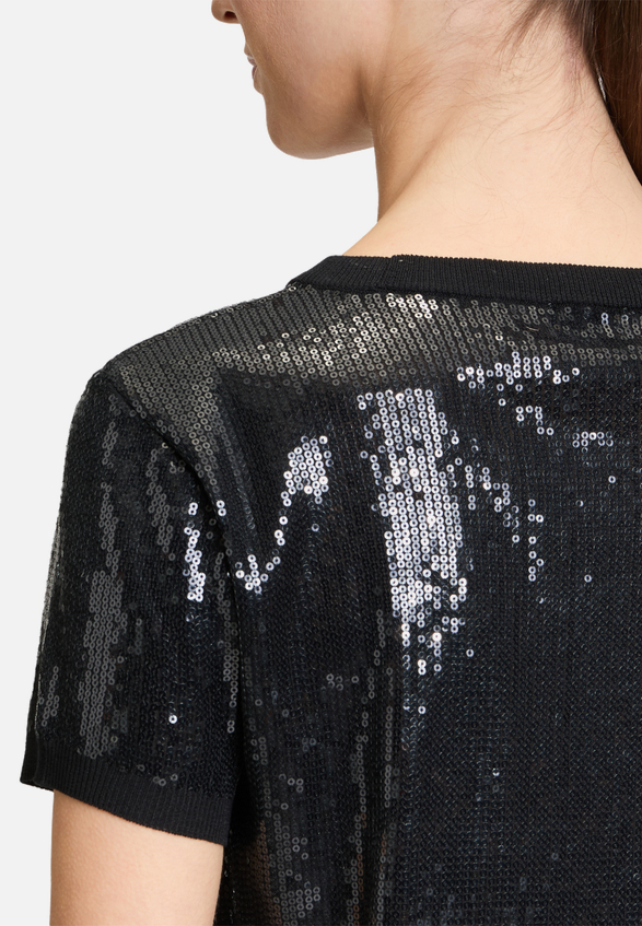 Basic-Strickpullover mit Rundhalsausschnitt / Detailbild