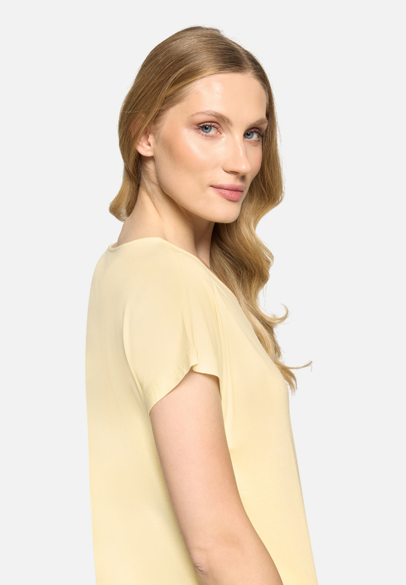 Casual-Shirt mit V-Ausschnitt / Detailbild