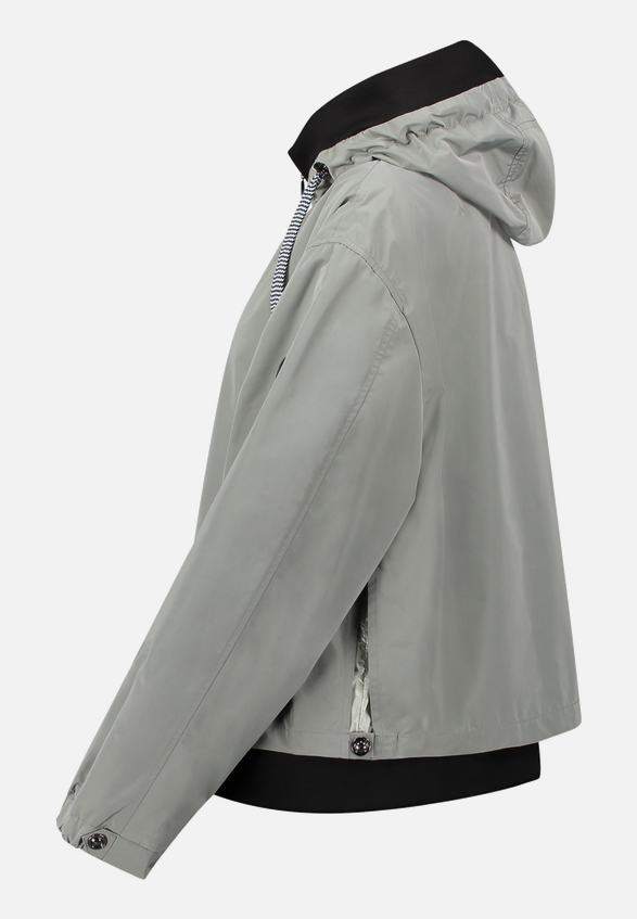 Sommerjacke mit Kapuze / Detailbild