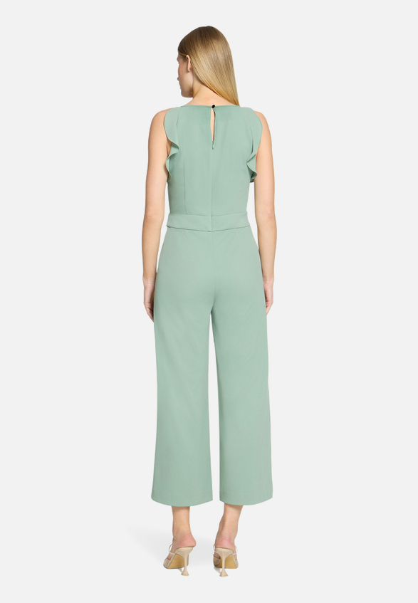 Jumpsuit mit Volant / Modellfoto Rückseite