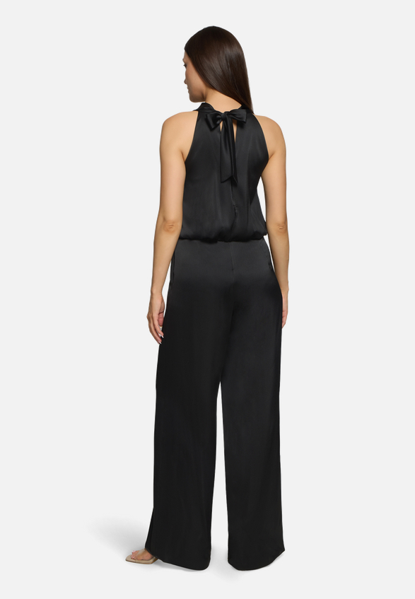 Jumpsuit mit Taschen / Modellfoto Rückseite