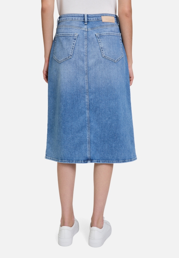 Jeansrock mit Waschung / Modellfoto Rückseite