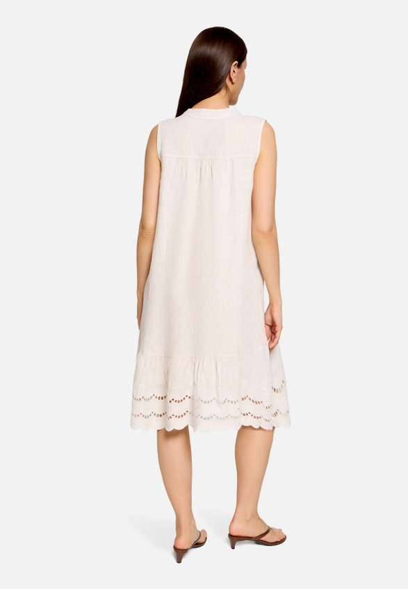 Casual-Kleid mit Stickerei / Modellfoto Rückseite