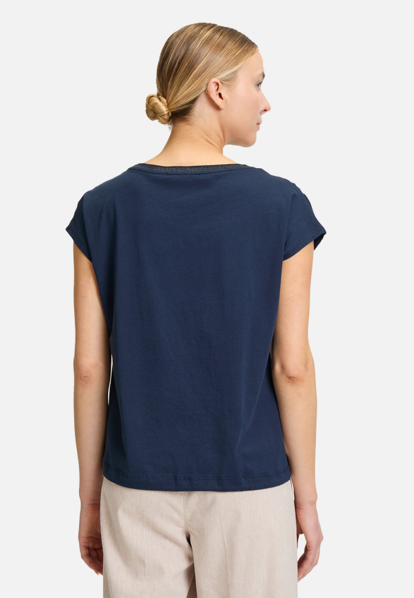 Casual-Shirt mit Print / Modellfoto Rückseite