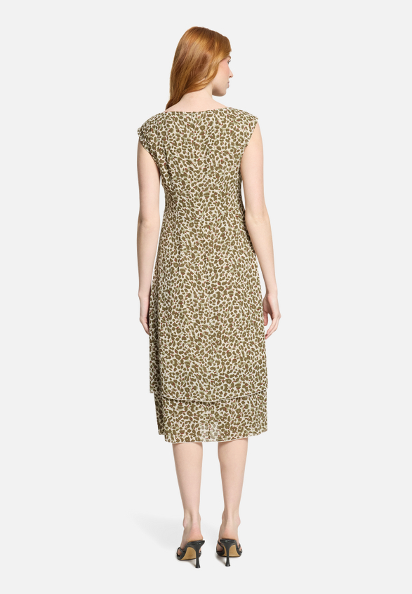 Chiffonkleid mit Bindegürtel / Modellfoto Rückseite